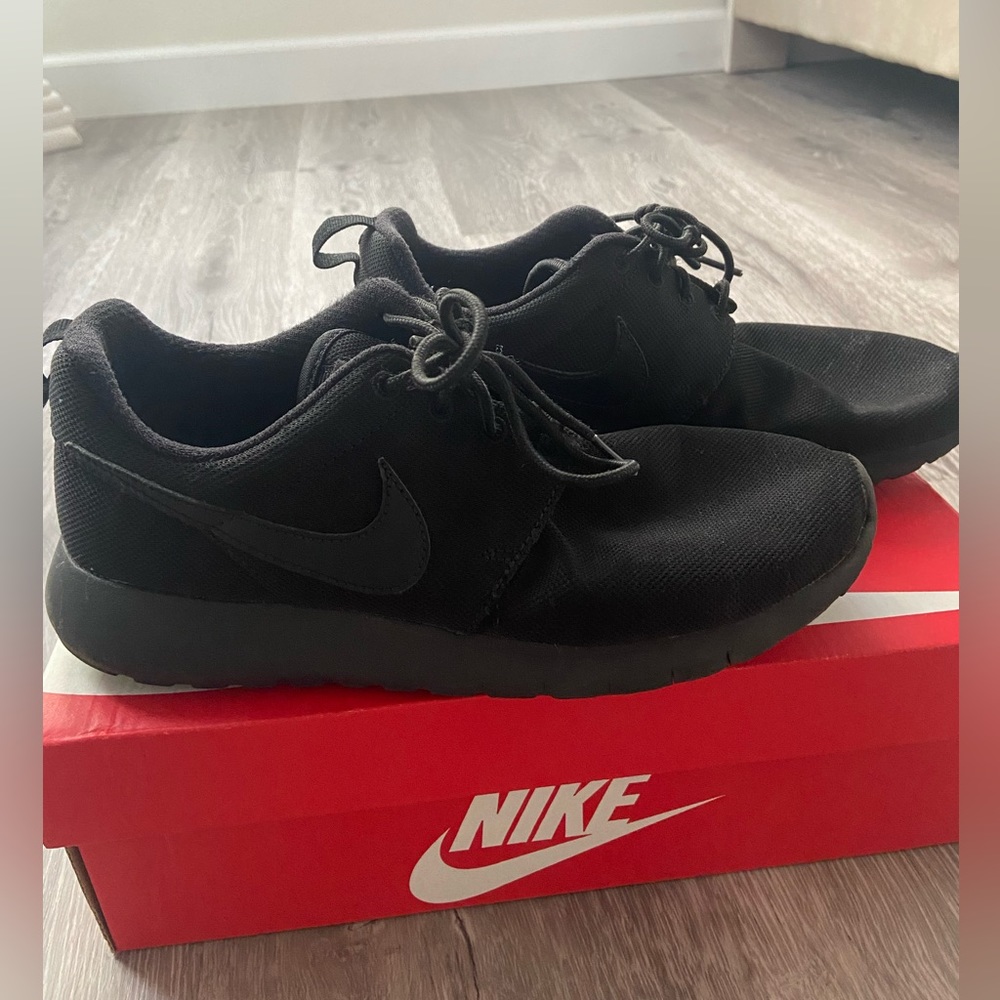 Nike Black Flat Training Shoes